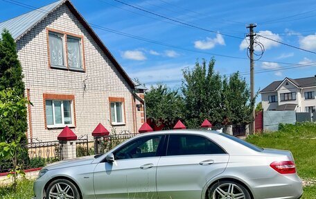 Mercedes-Benz E-Класс, 2012 год, 1 660 000 рублей, 4 фотография
