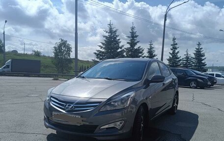 Hyundai Solaris II рестайлинг, 2015 год, 1 100 000 рублей, 1 фотография