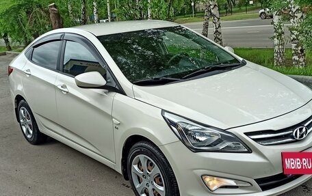 Hyundai Solaris II рестайлинг, 2015 год, 1 400 000 рублей, 1 фотография