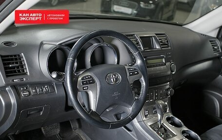 Toyota Highlander III, 2012 год, 2 263 000 рублей, 3 фотография