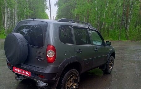 Chevrolet Niva I рестайлинг, 2017 год, 825 000 рублей, 5 фотография