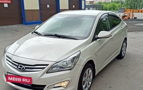 Hyundai Solaris II рестайлинг, 2015 год, 1 400 000 рублей, 3 фотография