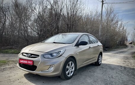 Hyundai Solaris II рестайлинг, 2011 год, 595 000 рублей, 1 фотография