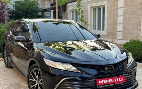 Toyota Camry, 2021 год, 3 930 000 рублей, 6 фотография