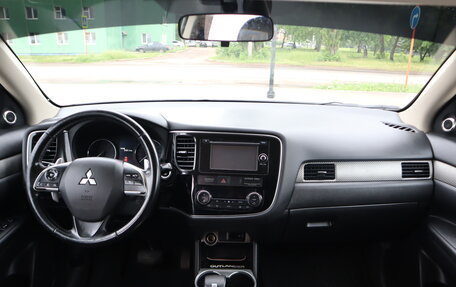 Mitsubishi Outlander III рестайлинг 3, 2013 год, 1 459 000 рублей, 14 фотография