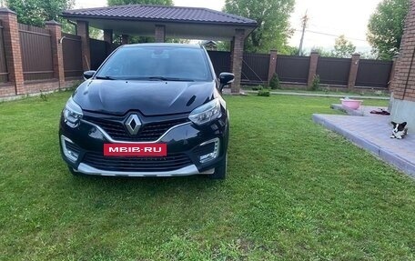 Renault Kaptur I рестайлинг, 2018 год, 1 583 000 рублей, 2 фотография