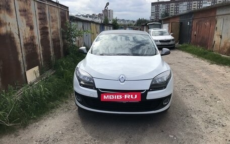 Renault Megane III, 2011 год, 695 000 рублей, 2 фотография