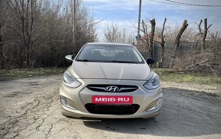 Hyundai Solaris II рестайлинг, 2011 год, 595 000 рублей, 3 фотография