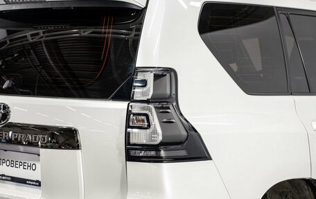 Toyota Land Cruiser Prado 150 рестайлинг 2, 2021 год, 6 995 000 рублей, 10 фотография