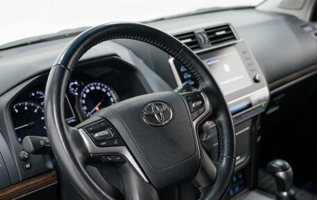 Toyota Land Cruiser Prado 150 рестайлинг 2, 2021 год, 6 995 000 рублей, 25 фотография