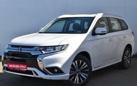 Mitsubishi Outlander III рестайлинг 3, 2022 год, 3 550 000 рублей, 1 фотография