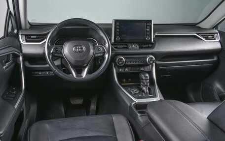 Toyota RAV4, 2019 год, 4 190 000 рублей, 6 фотография