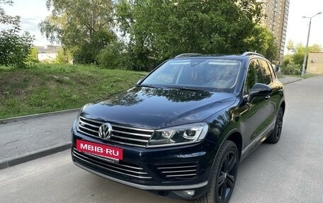 Volkswagen Touareg III, 2017 год, 3 895 000 рублей, 2 фотография