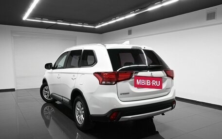 Mitsubishi Outlander III рестайлинг 3, 2018 год, 2 445 000 рублей, 6 фотография