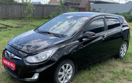 Hyundai Solaris II рестайлинг, 2012 год, 920 000 рублей, 3 фотография