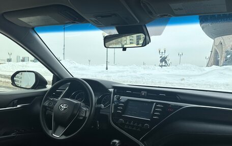 Toyota Camry, 2017 год, 1 900 000 рублей, 6 фотография