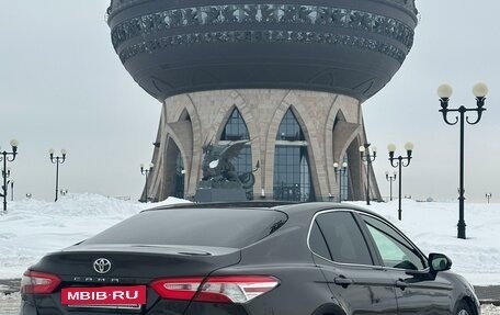 Toyota Camry, 2017 год, 1 900 000 рублей, 3 фотография