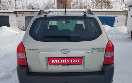 Hyundai Tucson III, 2008 год, 750 000 рублей, 3 фотография