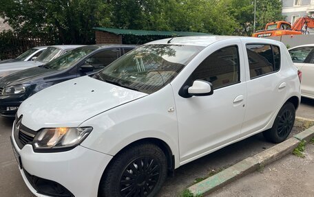 Renault Sandero II рестайлинг, 2015 год, 590 000 рублей, 1 фотография