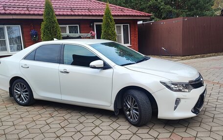 Toyota Camry, 2018 год, 2 700 000 рублей, 2 фотография