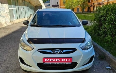 Hyundai Solaris II рестайлинг, 2012 год, 950 000 рублей, 3 фотография