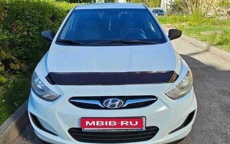 Hyundai Solaris II рестайлинг, 2012 год, 950 000 рублей, 4 фотография