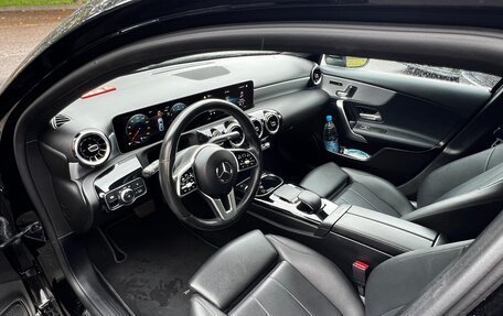 Mercedes-Benz A-Класс, 2019 год, 3 200 000 рублей, 6 фотография