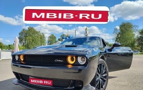 Dodge Challenger III рестайлинг 2, 2017 год, 4 400 000 рублей, 1 фотография