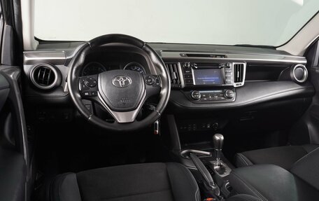 Toyota RAV4, 2016 год, 2 249 000 рублей, 6 фотография