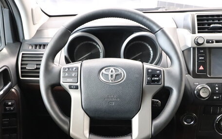 Toyota Land Cruiser Prado 150 рестайлинг 2, 2014 год, 3 950 000 рублей, 10 фотография