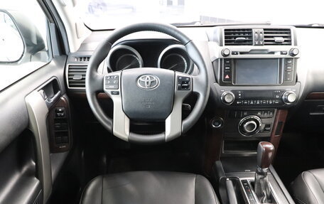 Toyota Land Cruiser Prado 150 рестайлинг 2, 2014 год, 3 950 000 рублей, 9 фотография