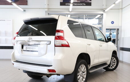 Toyota Land Cruiser Prado 150 рестайлинг 2, 2014 год, 3 950 000 рублей, 6 фотография