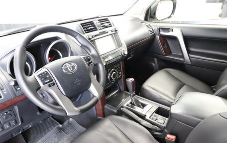 Toyota Land Cruiser Prado 150 рестайлинг 2, 2014 год, 3 950 000 рублей, 16 фотография
