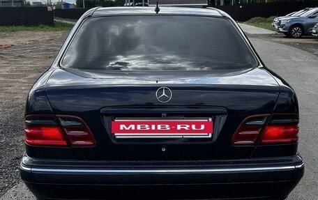 Mercedes-Benz E-Класс, 2000 год, 800 000 рублей, 3 фотография