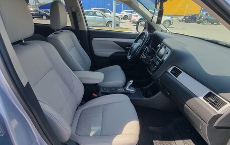 Mitsubishi Outlander III рестайлинг 3, 2014 год, 2 150 000 рублей, 8 фотография