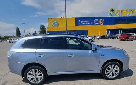 Mitsubishi Outlander III рестайлинг 3, 2014 год, 2 150 000 рублей, 3 фотография