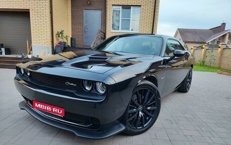 Dodge Challenger III рестайлинг 2, 2017 год, 4 400 000 рублей, 10 фотография