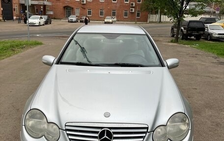 Mercedes-Benz C-Класс, 2005 год, 590 000 рублей, 2 фотография