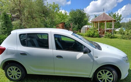 Renault Sandero II рестайлинг, 2019 год, 1 000 000 рублей, 2 фотография