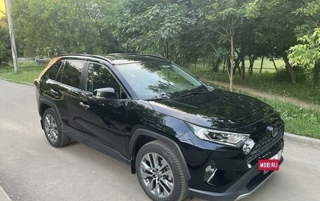 Toyota RAV4, 2019 год, 3 720 000 рублей, 4 фотография