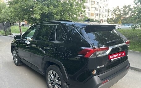 Toyota RAV4, 2019 год, 3 720 000 рублей, 8 фотография