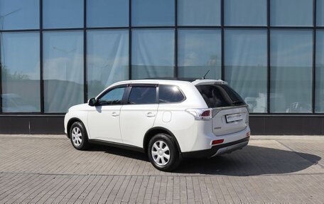 Mitsubishi Outlander III рестайлинг 3, 2014 год, 1 400 000 рублей, 3 фотография