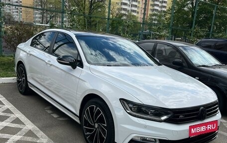 Volkswagen Passat B8 рестайлинг, 2018 год, 2 400 000 рублей, 2 фотография