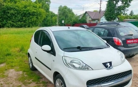 Peugeot 107 I рестайлинг, 2011 год, 658 000 рублей, 4 фотография