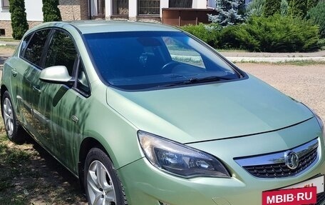 Opel Astra J, 2010 год, 795 000 рублей, 2 фотография