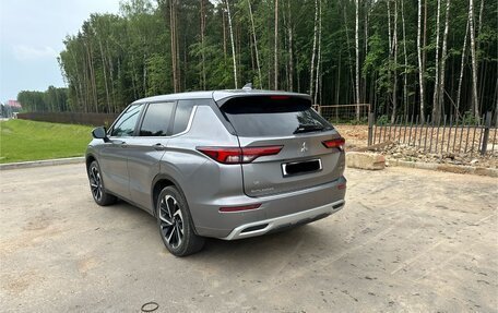 Mitsubishi Outlander, 2021 год, 3 000 000 рублей, 4 фотография