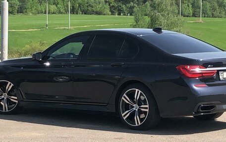 BMW 7 серия, 2018 год, 3 600 000 рублей, 3 фотография
