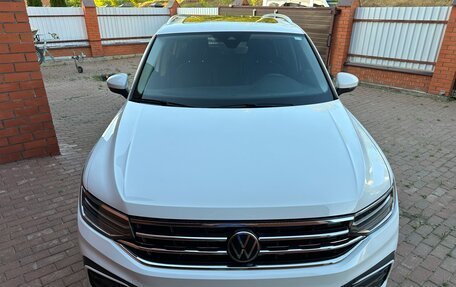 Volkswagen Tiguan II, 2022 год, 3 490 000 рублей, 4 фотография