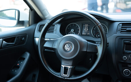 Volkswagen Jetta VI, 2013 год, 992 000 рублей, 10 фотография