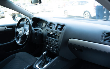 Volkswagen Jetta VI, 2013 год, 992 000 рублей, 15 фотография